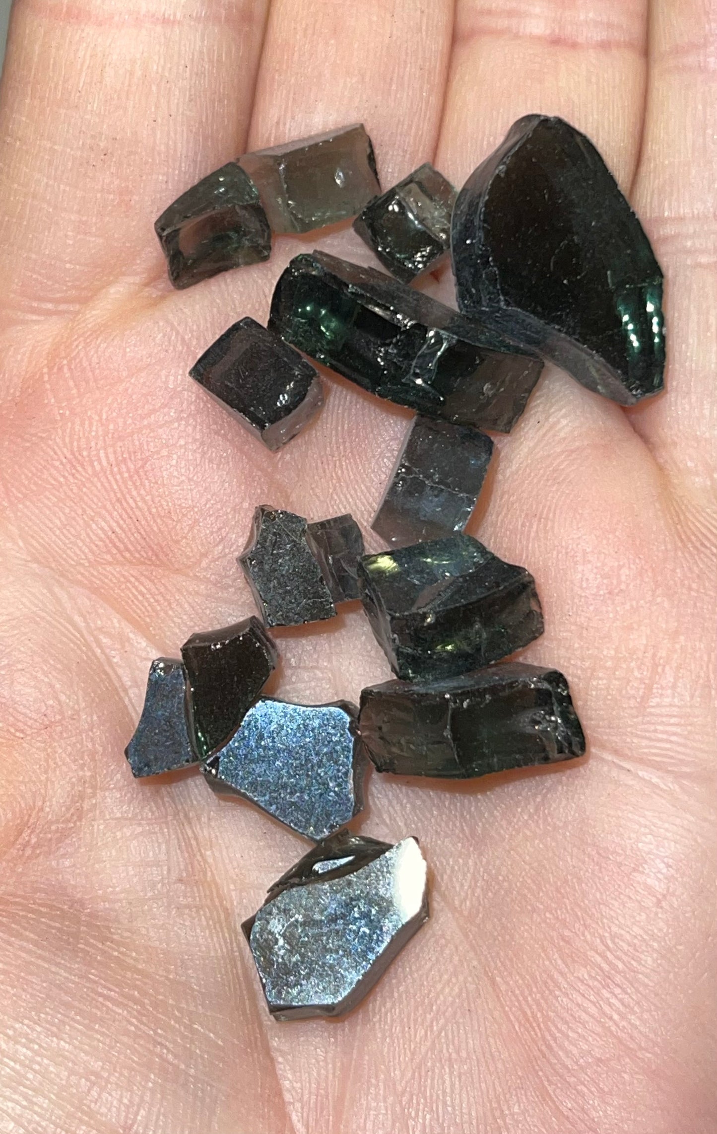 Grayish-Black Crushed Glass 1/4"